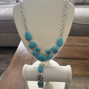 Necklace and bracelet set